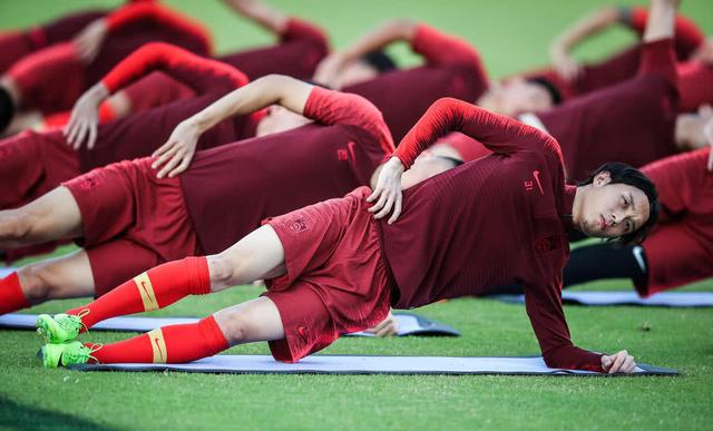 包含欧洲国家集训备战高潮,球迷热切期待的词条 包含欧洲国家集训备战高潮,球迷热切期待的词条