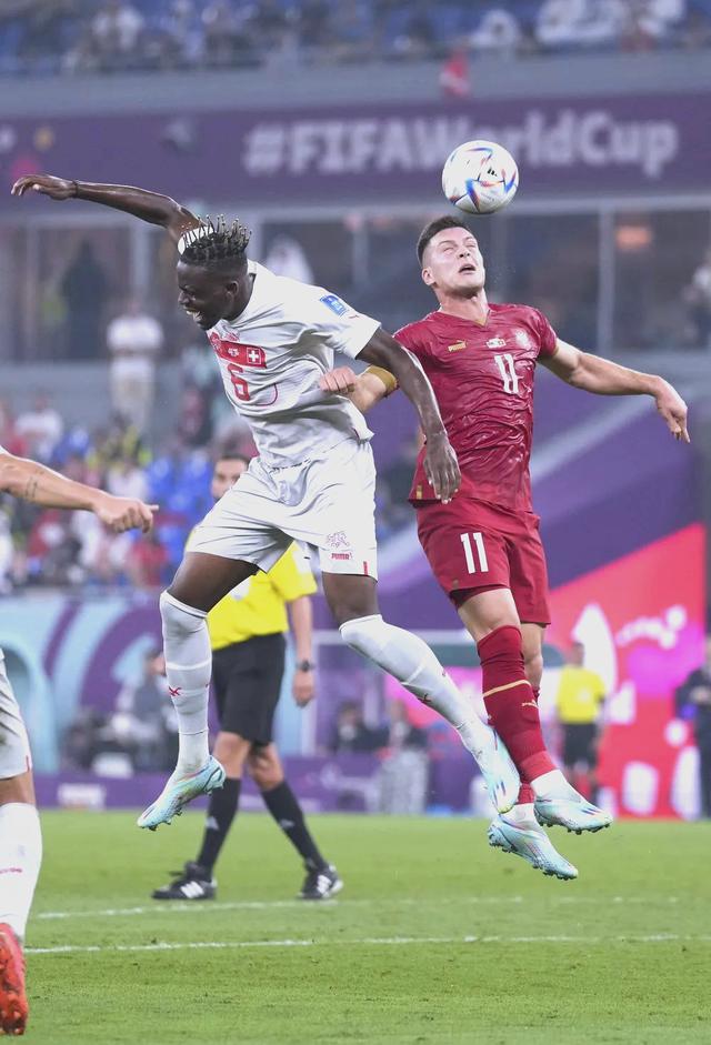 亚洲球队在世界杯比赛中大放异彩，晋级夺冠