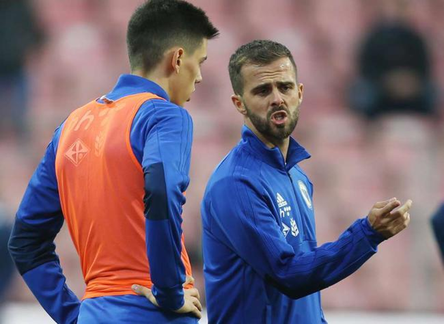 AYX体育赛事-国家队联赛激烈比拼，谁将胜出