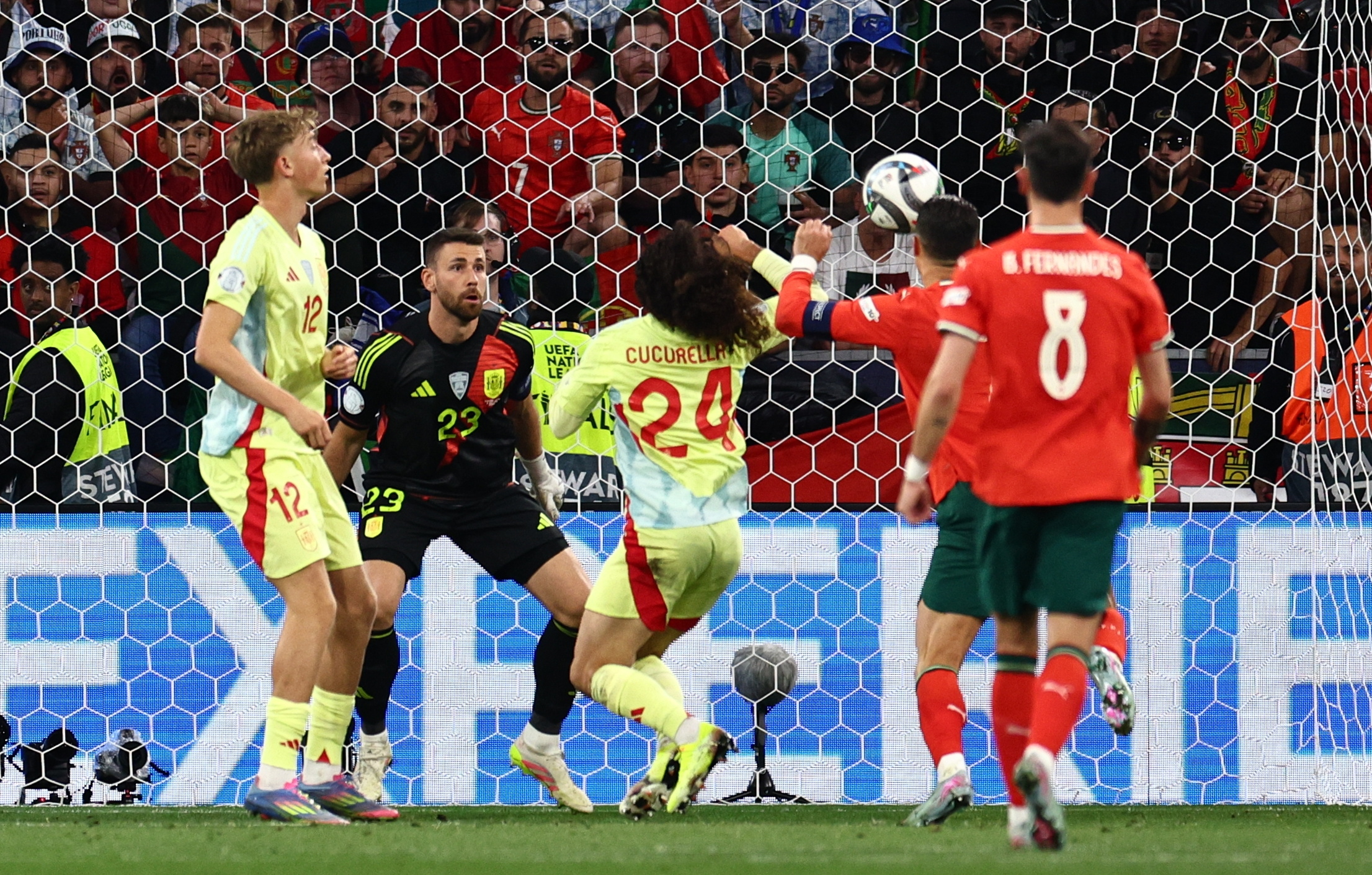 爱游戏娱乐-欧洲国家队备战关键时刻，冲刺冠军无悔的简单介绍