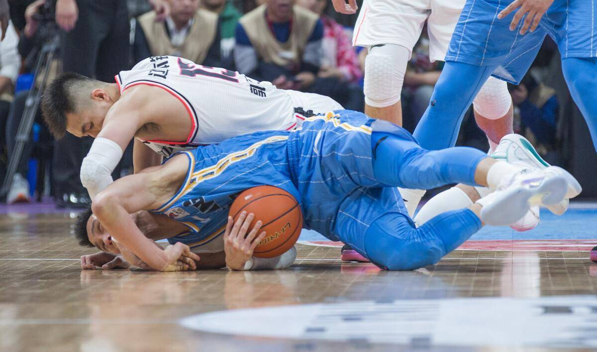 关于三亚男篮客场大败，积极备战季后赛的信息