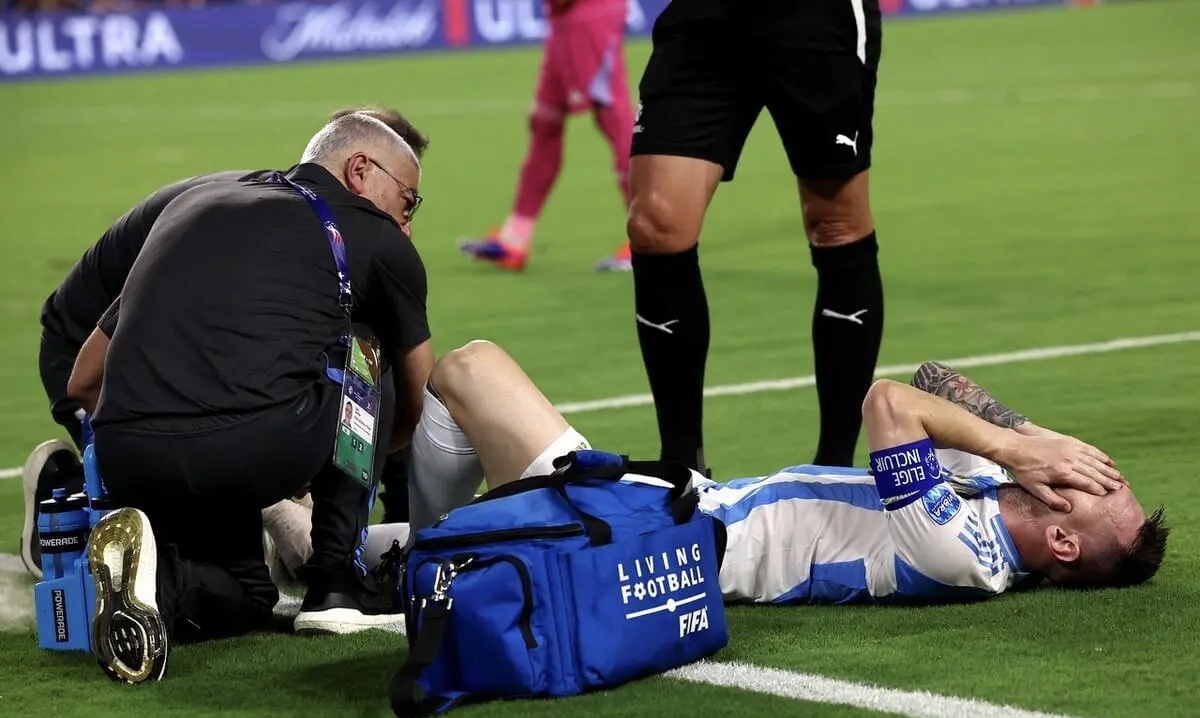 梅西遗憾错失进球,球迷心疼 梅西遗憾错失进球,球迷心疼