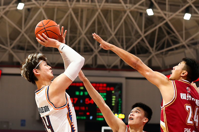 包含浙江队碾压爵士，王哲林状态火热的词条