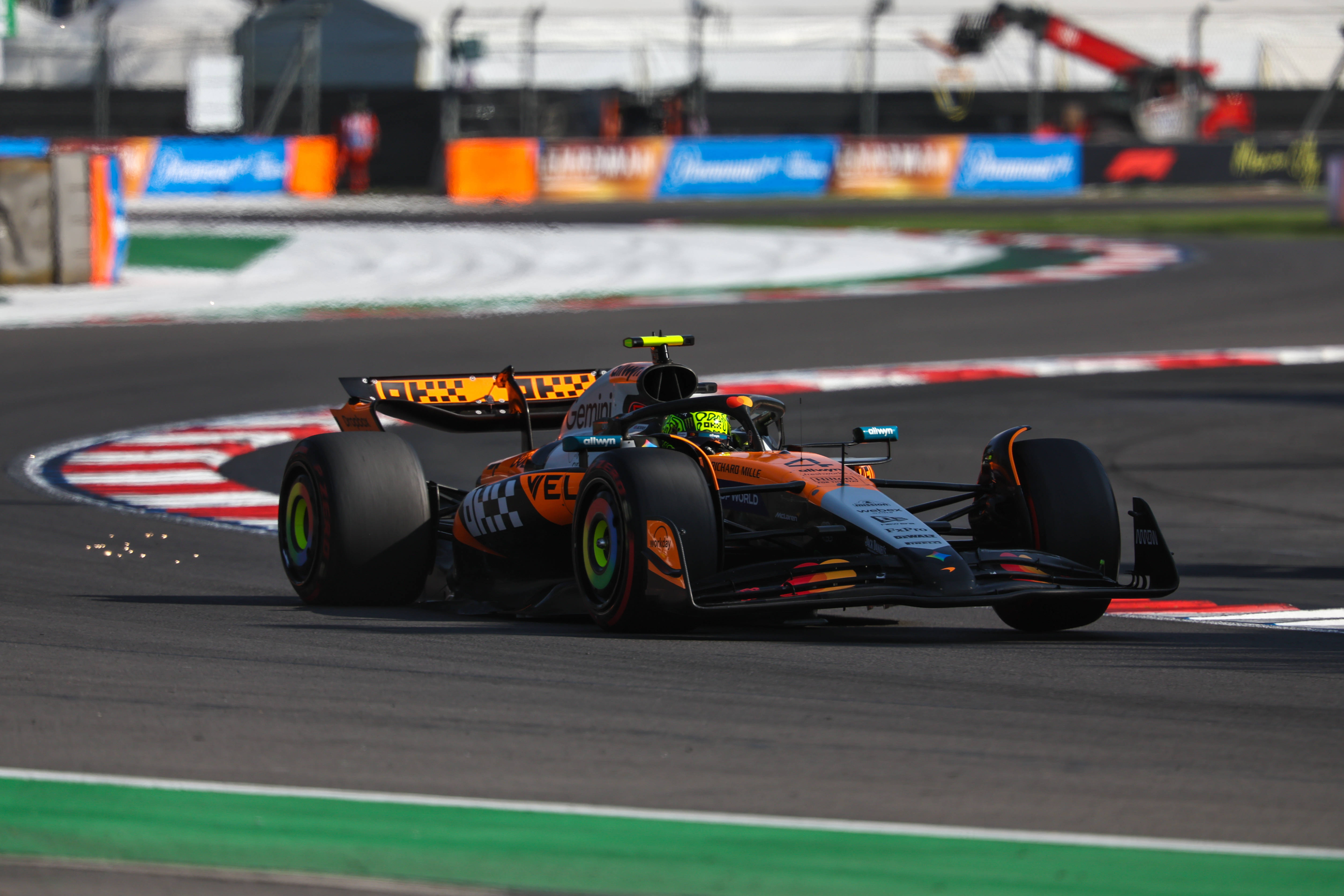 爱游戏体育-雷诺车队绝杀迈凯伦，勒克莱尔惊艳四座的简单介绍